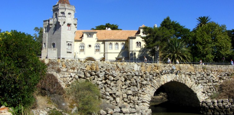 Museu-Biblioteca Condes de Castro Guimarães