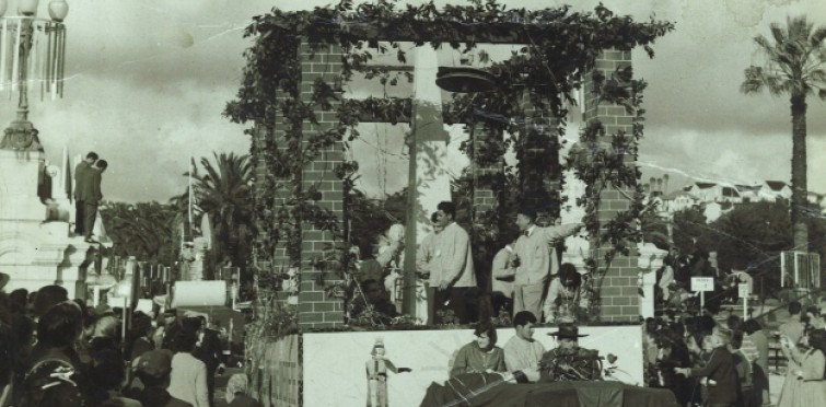 Carro alegórico de Caparide, no Carnaval Internacional do Estoril, 1959 [PT/CMCSC-AHMCSC/AASS/TUDC/008/023]